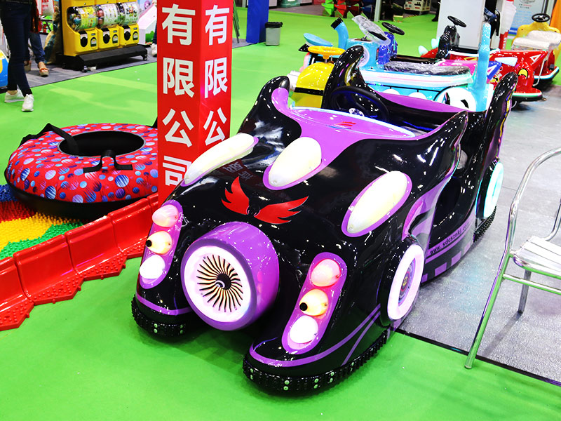 蝙蝠戰(zhàn)車(chē)03