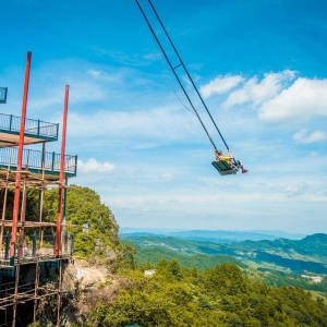 Cliff swing